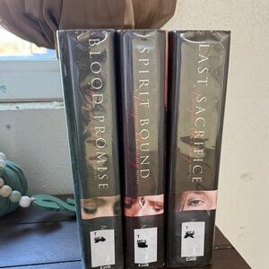 Vampire Academy Book Set by Unknown Brand - Black